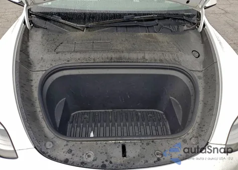 2021 Tesla Model Y z USA, uszkodzony, nr VIN 5YJYGDEE9MF161996